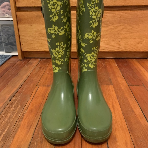 GREEN FLORAL RAIN BOOTS - Picture 2 of 3